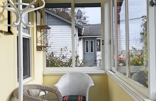 Chemainus House | Family & dog friendly, walk to beach & Old Town