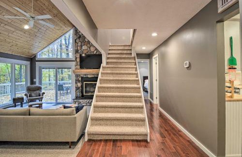 Harbor Springs House | Family Escape - Near Little Traverse Wheelway