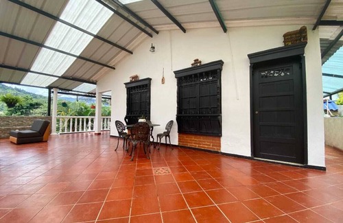 Bogota House | Family Estate full of charm and relaxation! 5 minutes from town