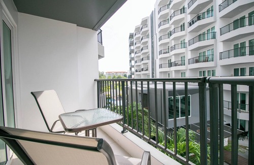 Kram Condo | Family for 5people, 2 pools, AC, Kitchen, Fitness and near the beach