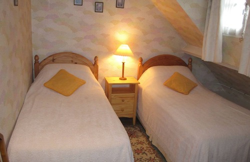 Chateauneuf-la-Foret Bed & Breakfast | Family friendly accommodation near Limoges with a swimming pool