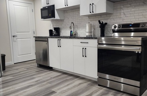 Northwest Calgary Apartment | Family Friendly 2-Bedroom Oasis Awaits!