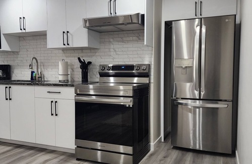Northwest Calgary Apartment | Family Friendly 2-Bedroom Oasis Awaits!