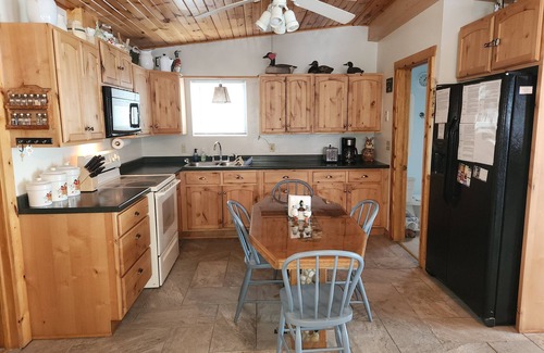 Oconto Cabin | Family friendly, 2Bedroom, Waterfront, 39min North of Green Bay & Lambeau field