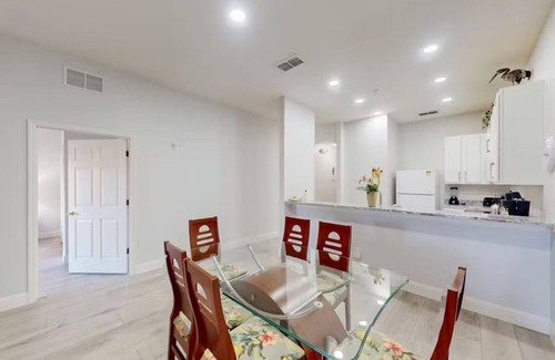 Bahama Bay Condo | Family-Friendly 2BR Condo Near Disney + Pools