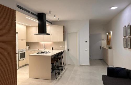 Rishon LeTsiyon Apartment | Family Friendly 3BR with Free Parking - in Rishon Letzion