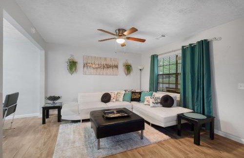 Powder Springs House | Family-Friendly 3BR Oasis in Powder Springs home