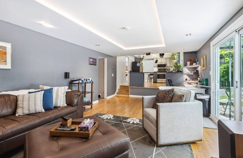 Lyndhurst House | Family-Friendly 3BR Retreat with Pool, Hot Tub & Spacious Yard