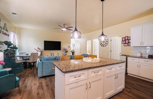 Paw Creek House | Family-Friendly | 3BR w/Hot Tub and Games