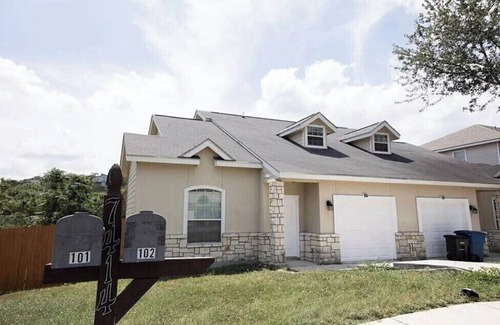 Wetmore House | Family-Friendly 4-Bedroom Haven in San Antonio, TX