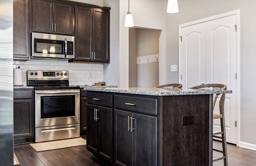 East Fayetteville House | Family-Friendly 4BR Home with BBQ & Free Parking