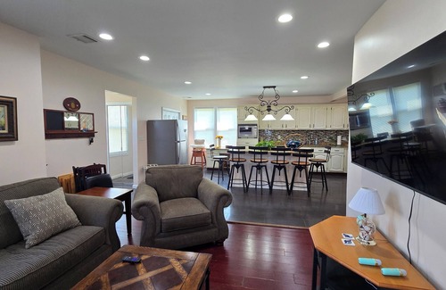 Keansburg House | Family-Friendly Beach House Just 1 Block from the Water in Keansburg!