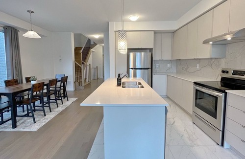 Whitby House | Family friendly Brand new 4 bedroom townhouse in Toronto