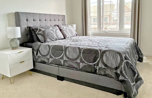 Whitby House | Family friendly Brand new 4 bedroom townhouse in Toronto