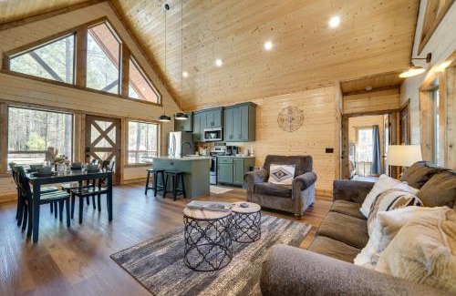 Hochatown House | Family-Friendly Broken Bow Cabin Rental with Hot Tub