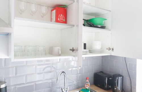 Whitechapel Apartment | Family Friendly Budget Studio in City Center