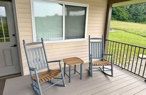 Whitney Point Cottage | Family friendly cottage, covered deck, close to lake to fish, swim, and boat