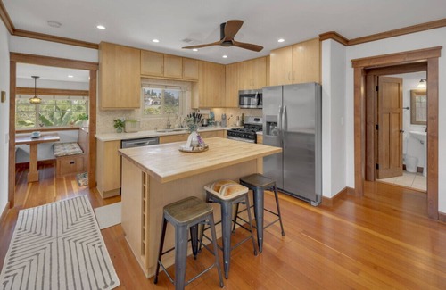 University Heights House | Family Friendly - Canyonview, Jacuzzi, EV Charger, Desk