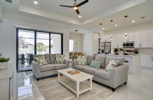 Diplomat House | Family-Friendly Cape Coral Pool Home