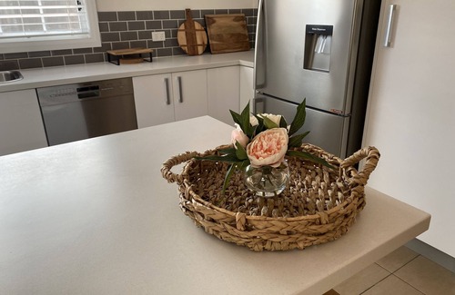 Goulburn House | Family friendly central cottage