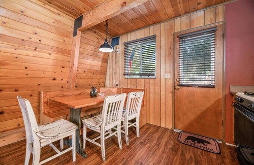 Big Bear City Cabin | Family Friendly- Close to Lake