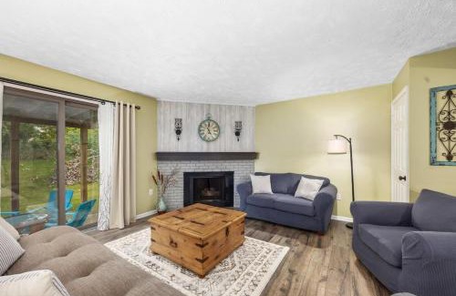 Rockford Apartment | Family-friendly cottages by Lake Bella Vista
