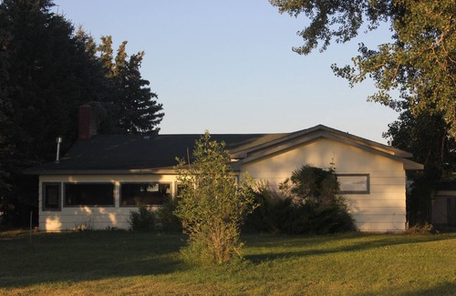 Fort Shaw House | Family Friendly Cozy Farmhouse