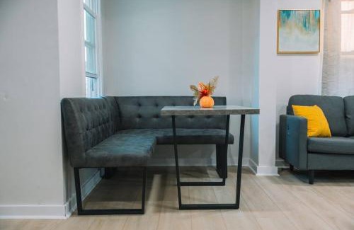 Apple Creek House | Family Friendly Downtown Apple Creek by Antiques