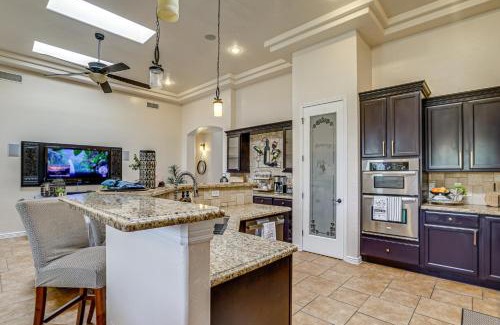 El Paso House | Family-Friendly El Paso Home Hike, Shop and Explore