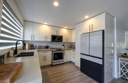 Airdrie House | Family friendly executive townhouse