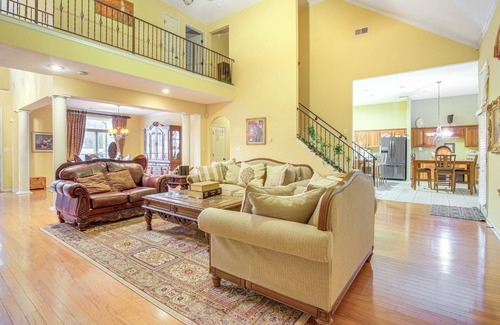 Lakes of Forest Hill House | Family-Friendly Gem w/Home Office in Memphis