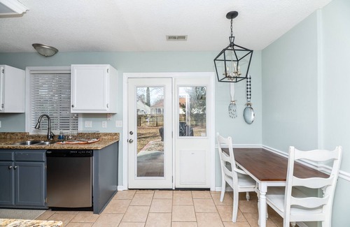 Goose Creek House | Family Friendly Getaway Near Everything: Naval Weapons Station & Charleston