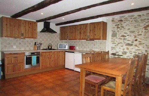 Pampelonne Cottage | Family friendly gite with shared pool