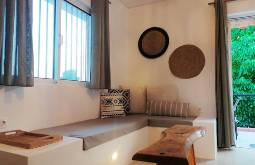 Eretria House | Family-friendly