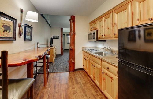 Onalaska Hotel | Family-Friendly Haven w/Indoor/Outdoor Pool, Near Downtown La Crosse