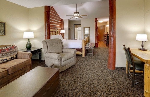 Onalaska Hotel | Family-Friendly Haven w/Indoor/Outdoor Pool, Near Downtown La Crosse