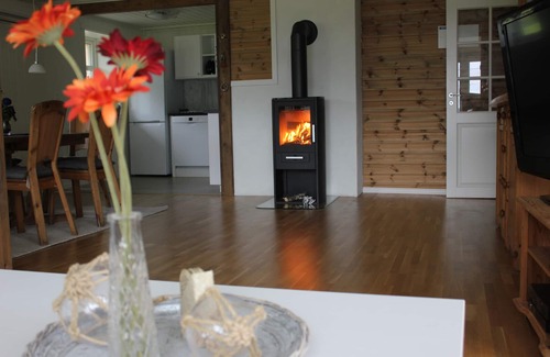 Grovfjord Apartment | Family-friendly, hiking, fishing, skiing, northern lights, midnight sun