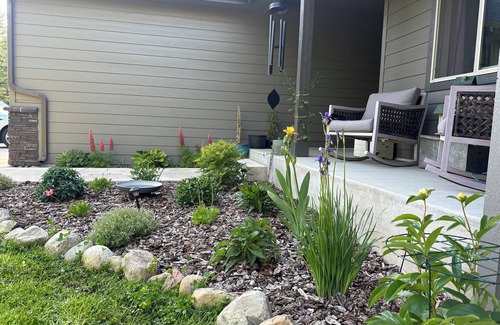 Athol House | Family friendly house minutes from Silverwood with hot tub & fire pit