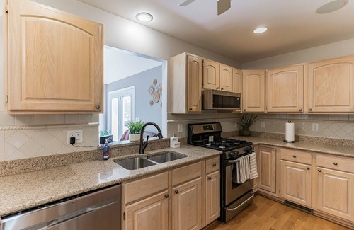 Shiloh House | Family-friendly house with large deck & yard adjoining local Christmas tree farm