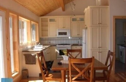 Machar Cottage | Family Friendly Lakeshore Cottage Built in 2008, Own Private Sandy Beach & Dock