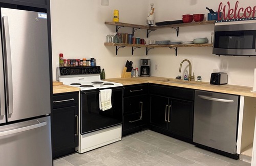 Inman House | Family-Friendly Lake Retreat – Near Tryon Equestrian & Asheville, Greenville, CU