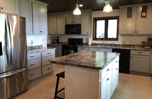 Wauksaukee House | Family Friendly Lake House for your perfect vacation any season