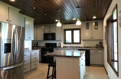 Wauksaukee House | Family Friendly Lake House for your perfect vacation any season