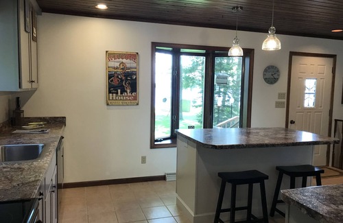Wauksaukee House | Family Friendly Lake House for your perfect vacation any season