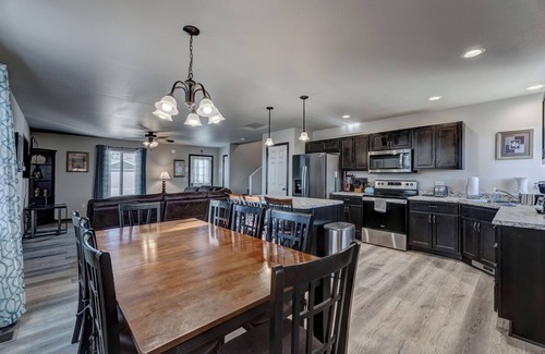 Rapid City House | Family Friendly, Locally Owned, Home on a Hill!