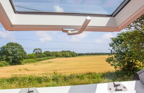 Irstead House | Family-friendly, luxury rental - close to the beach, Norfolk Broads and Norwich