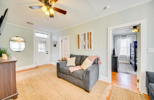 Zanoni Apartment | Family-Friendly Main St Gloucester Apt with Balcony!