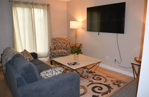 Amherstview Apartment | Family friendly neighbourhood