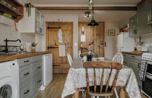 Carlisle Cottage | FAMILY FRIENDLY, PRIVATE AND SECURE. PEACEFUL. COUNTRY COTTAGE