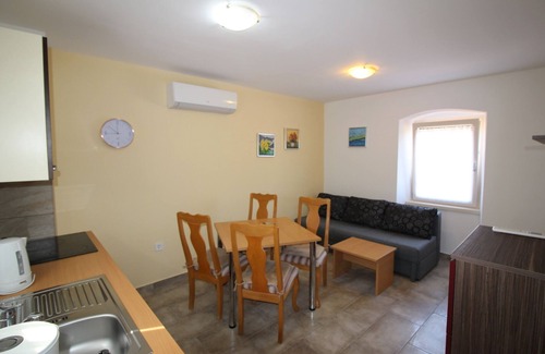 Kastelir House | Family friendly, quiet location, garden with grill, air-conditioned